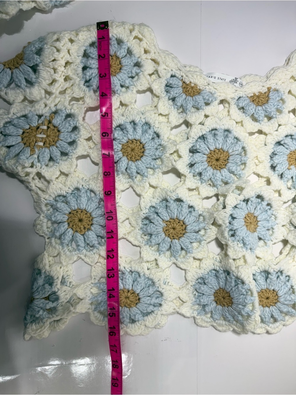 Boho chic granny square crochet 90’s Daisy Crop Sweater in Cream & Light Blue - Picture 4 of 7